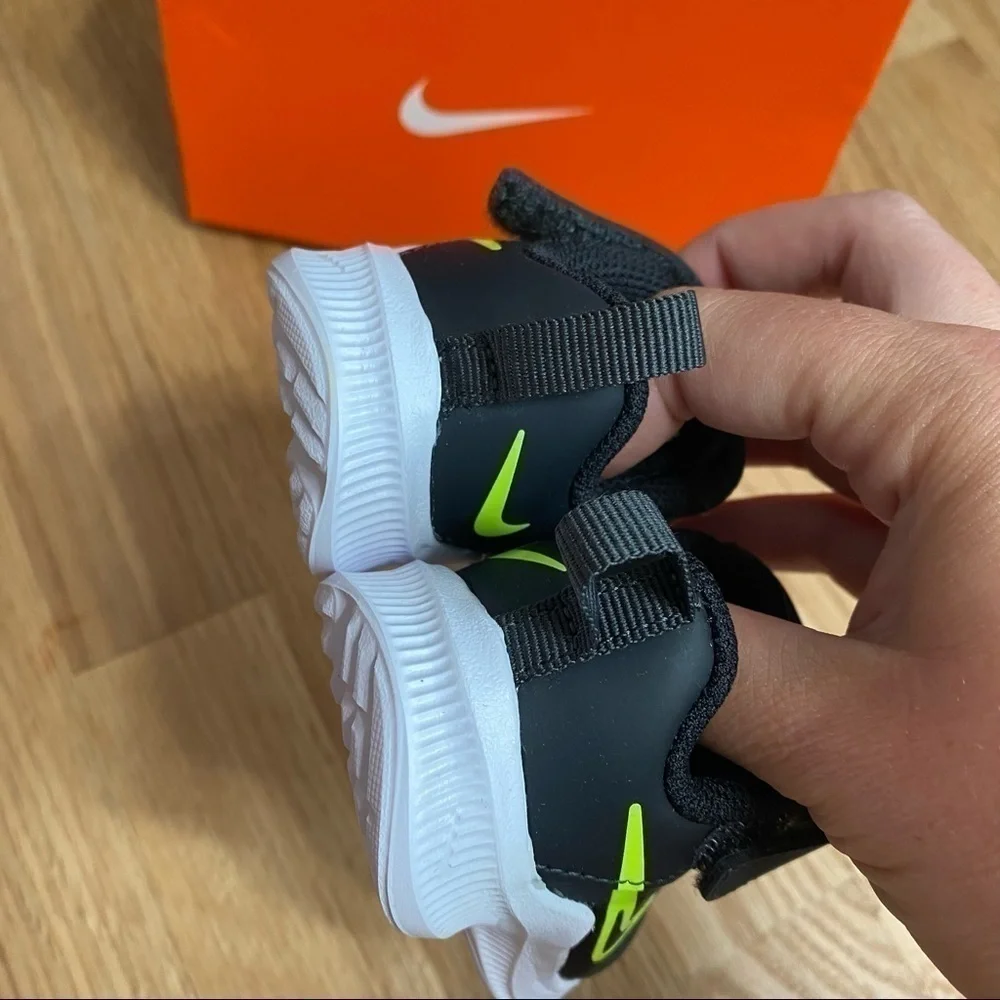 Nike Downshifter 11 Sneakers NEW Gray Green Baby Sz 2 Lace and Strap